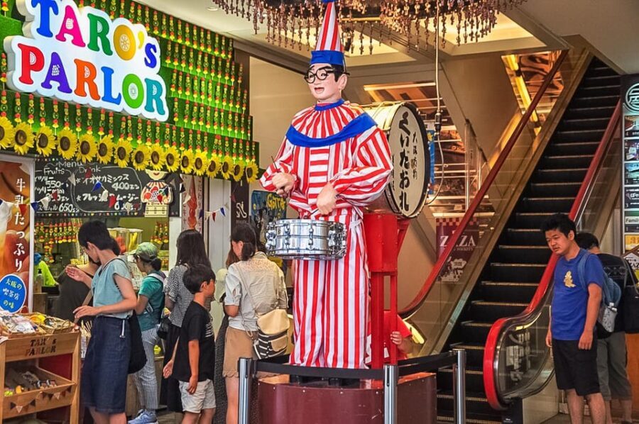 Discover Osaka, Private Customizable Tour with Expert Guides - Shinsekai and Dotonbori: two neon slices, short and sweet