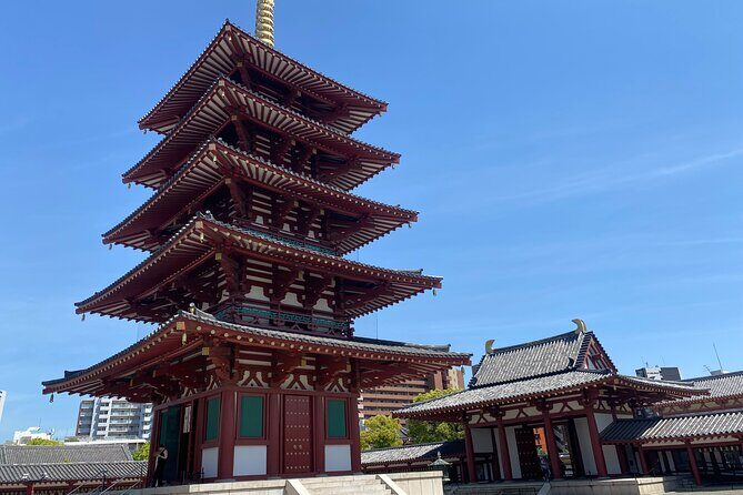 Guided Tour of Some Attractions in Osaka by Private Car - Kuromon Market: Osaka’s Kitchen and how to eat without stress