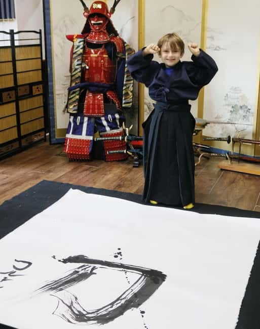 Learning Shodo with a kimono and Trying Samurai Calligraphy - Finding Samurai Honor and getting into kimono mode