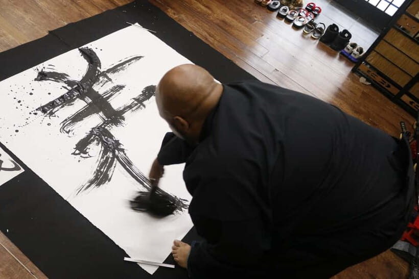 Learning Shodo with a kimono and Trying Samurai Calligraphy - Practical stuff: time, meeting point cues, and what to bring