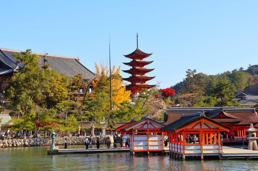 Osaka/Kyoto: Hiroshima Miyajima Bus Tour & Shinkansen Ticket - Hiroshima Station to the Peace Memorial Park: A Slow Start With Important Context