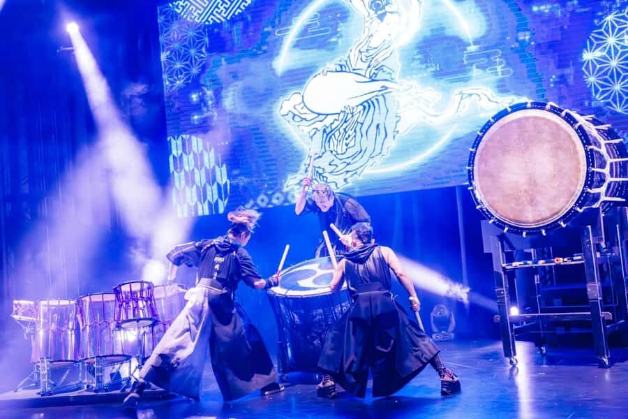 OSAKA NIGHT FUSION Japanese Taiko Kabuki Samurai Dance Show - Audience Participation: How They Get You In Without Killing the Vibe