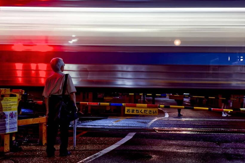 Osaka Night Photography Workshop - Gear Flexibility: DSLR, Mirrorless, or Smartphone