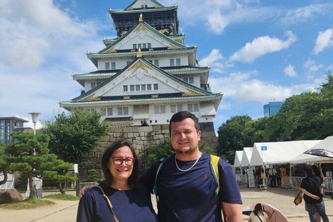 Osaka: Osaka Castle Tower Private Guided Tour in 90 Minutes - Inside Osaka Castle Main Tower: what 90 minutes feels like
