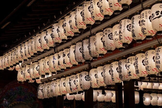 Osaka Photography Masterclass - Private Photography Lesson - Shinsekai to Dotonbori on the day tour (colour, angles, and street rhythm)