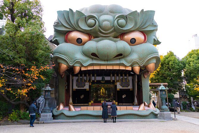 Osaka Unveiled Private Tour: Bustling Streets to Serene Shrines - Namba Yasaka Jinja: the calm end point and a ritual you can understand fast