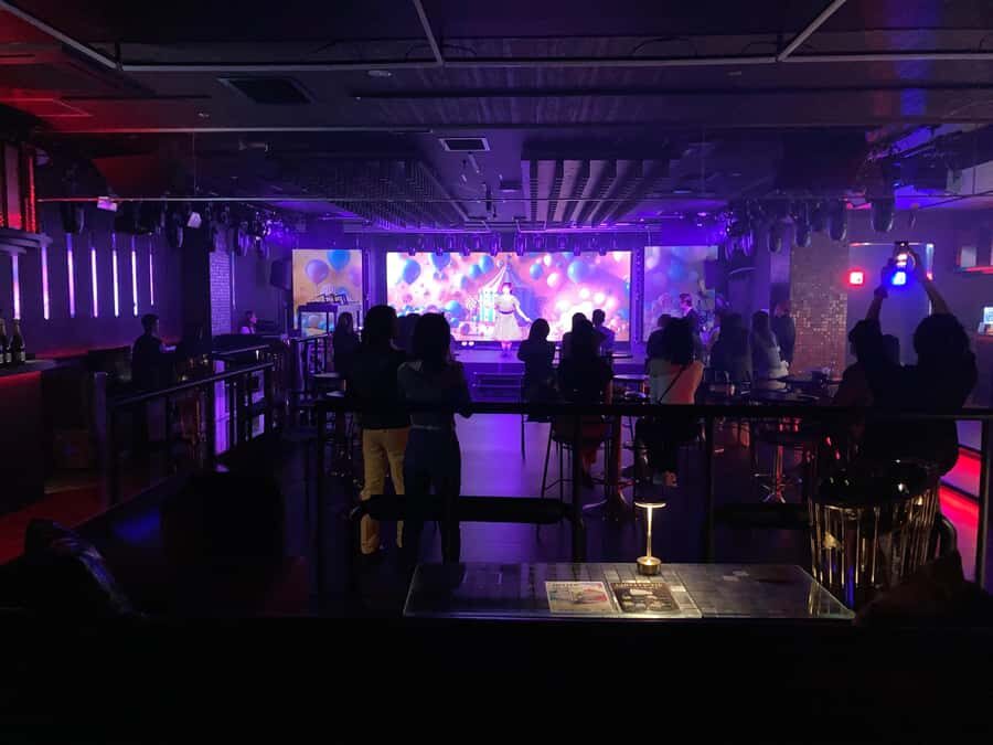 OSAKA VARIETY ACT SHOW - Drinks, Seating Mood, and What “One Drink Included” Really Changes