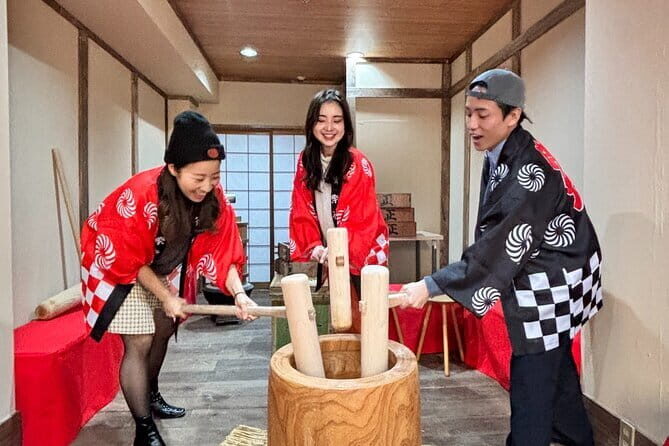 【For adult】Traditional Mochi Pounding Experience with Tasting - The 60-Minute Flow: From Steaming Rice to Eating Your Own Mochi